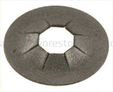 Låseskive foran emblem/luftinntak til Volvo 1800, 164