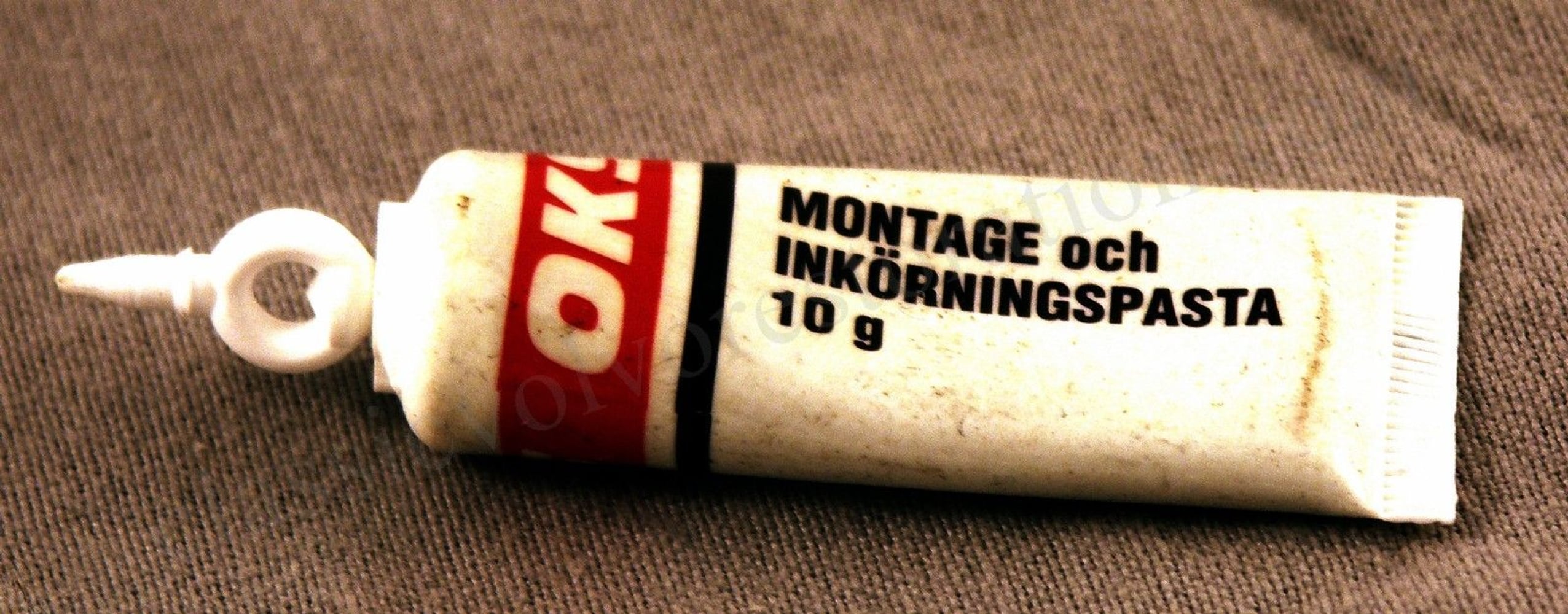 Kam- og motorpasta 42,5 g/1,5 oz